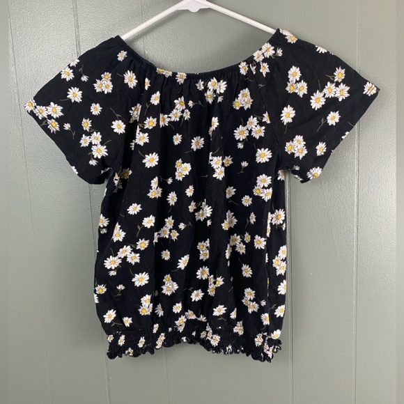 SO - White Daisy Girls Top - 10/12 - Picture 3 of 3